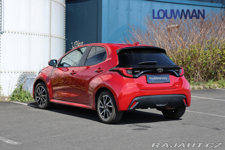 Toyota Yaris AT STYLE 2025