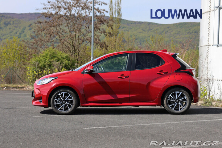 Toyota Yaris AT STYLE 2025