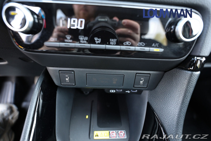 Toyota Yaris AT STYLE 2025