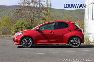 Toyota Yaris AT STYLE 2025