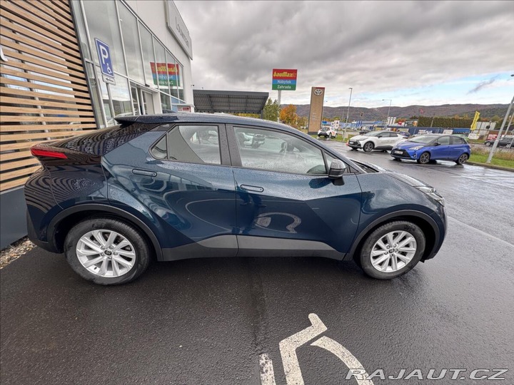 Toyota C-HR 1,8 AT COMFORT 2025