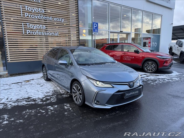 Toyota Corolla 1,8 STYLE TECH 2020
