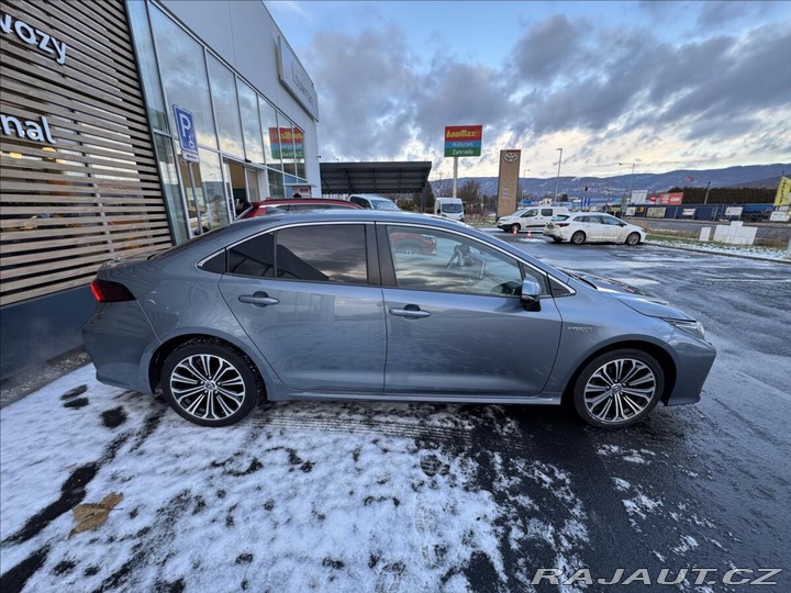 Toyota Corolla 1,8 STYLE TECH 2020