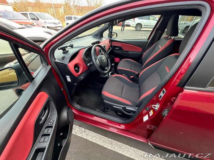 Toyota Yaris SELECTION 2019