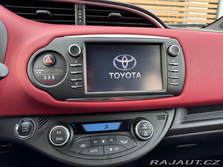 Toyota Yaris SELECTION 2019