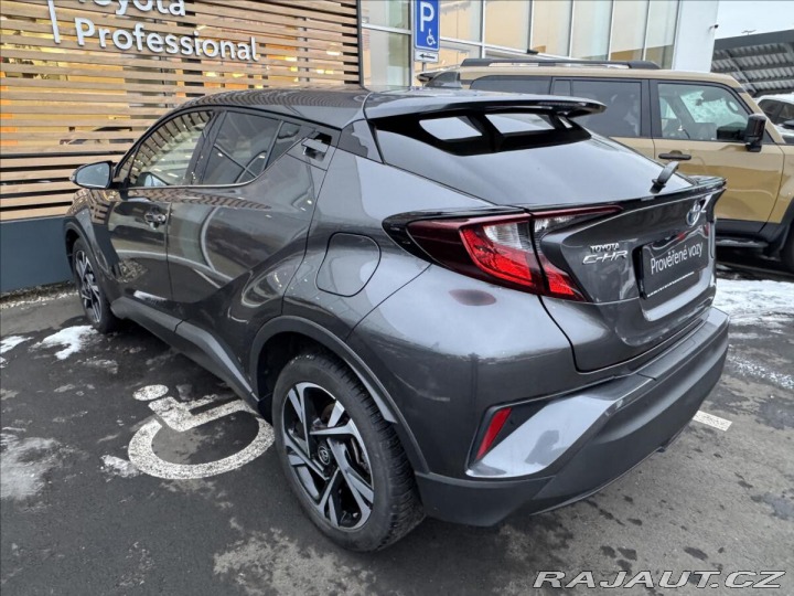 Toyota C-HR 1,8 STYLE 2023
