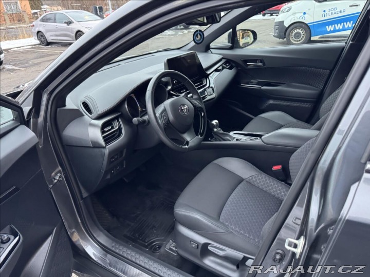 Toyota C-HR 1,8 STYLE 2023