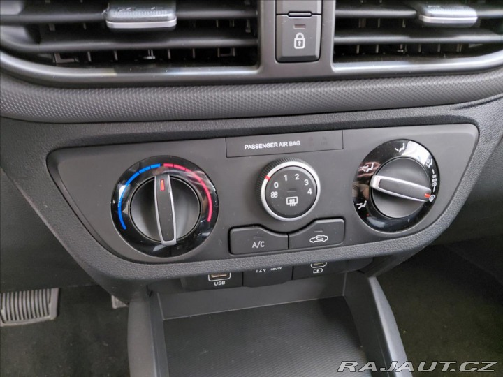 Hyundai i10 1,0   1,0I AMT WAVE NEOBJ 2025