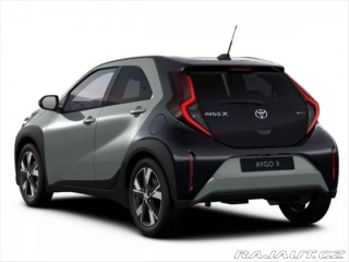Toyota Aygo X hybrid Style 1800
