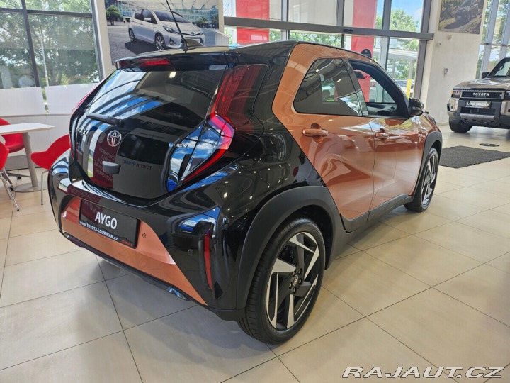 Toyota Aygo 1.5HEV Executive 2026