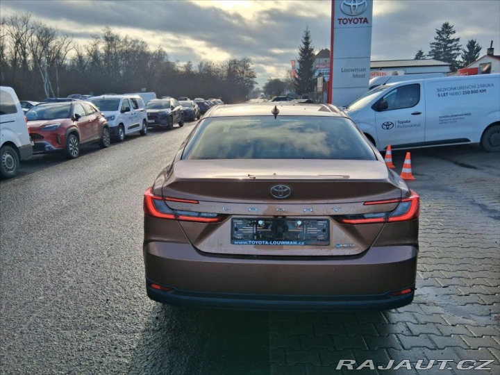 Toyota Camry 2,5 Hybrid 230 e-CVT Exec 1800