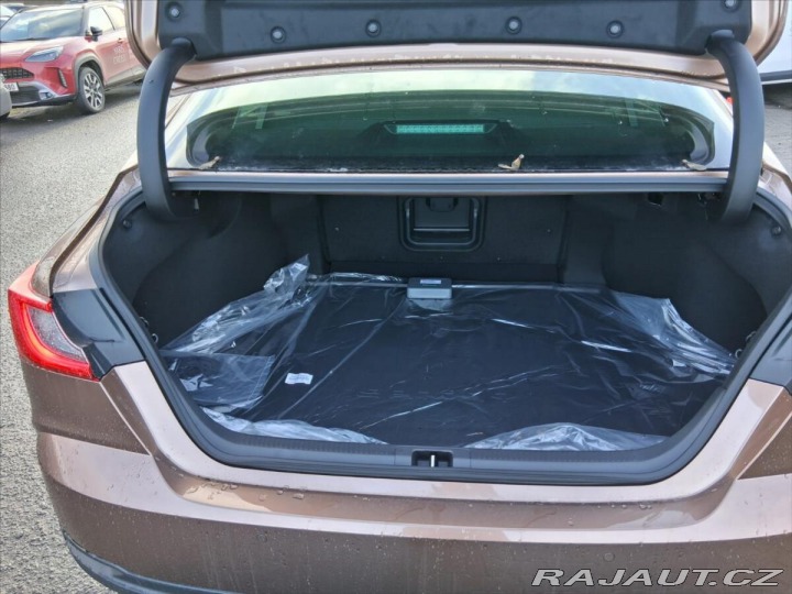 Toyota Camry 2,5 Hybrid 230 e-CVT Exec 1800