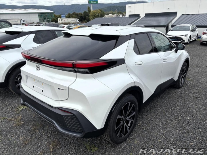 Toyota C-HR 1,8   Style HEV CVT 1800