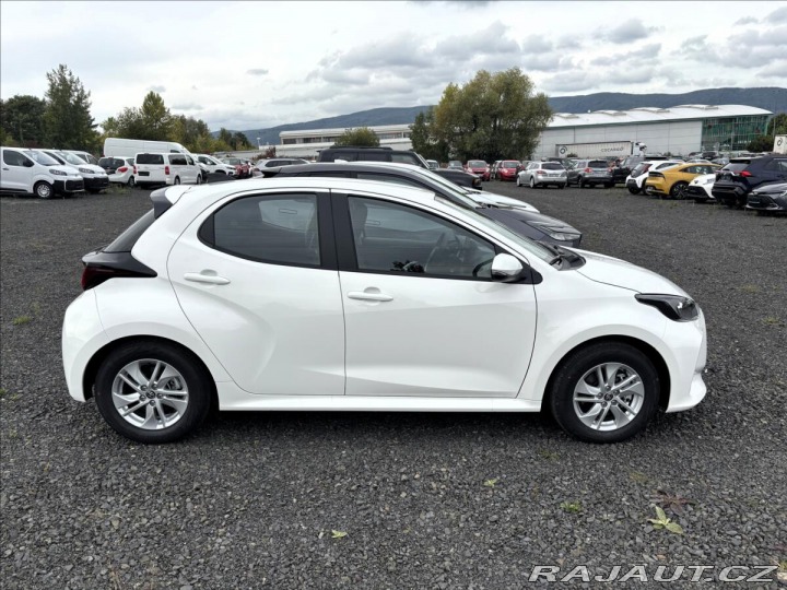 Toyota Yaris 1,5 Comfort HEV 116 CVT 1800