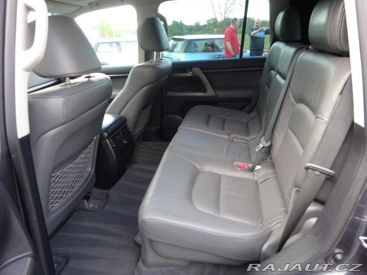 Toyota Land Cruiser V8 210kW ČR DPH 2008