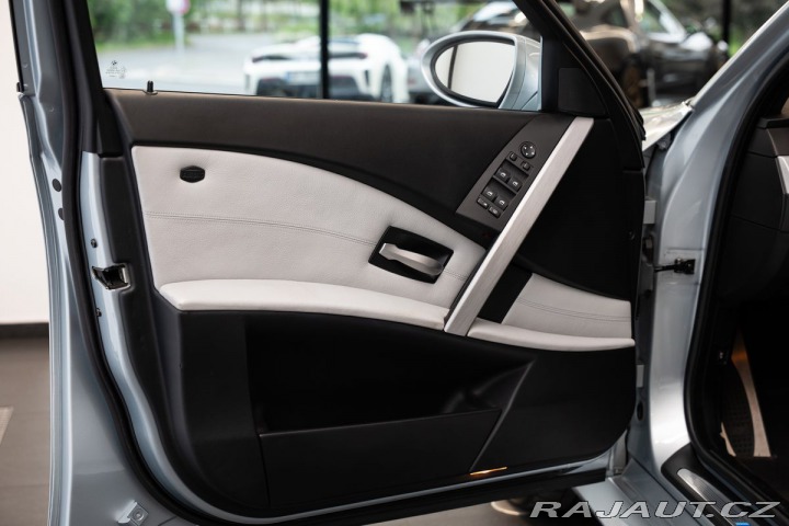 BMW M5 V10/SMG/CarPlay/Kamera 2005