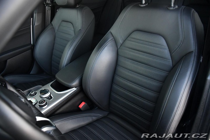 Alfa Romeo Giulia 2,0T 16V 206kW AT8-Q4 ZAD 2024