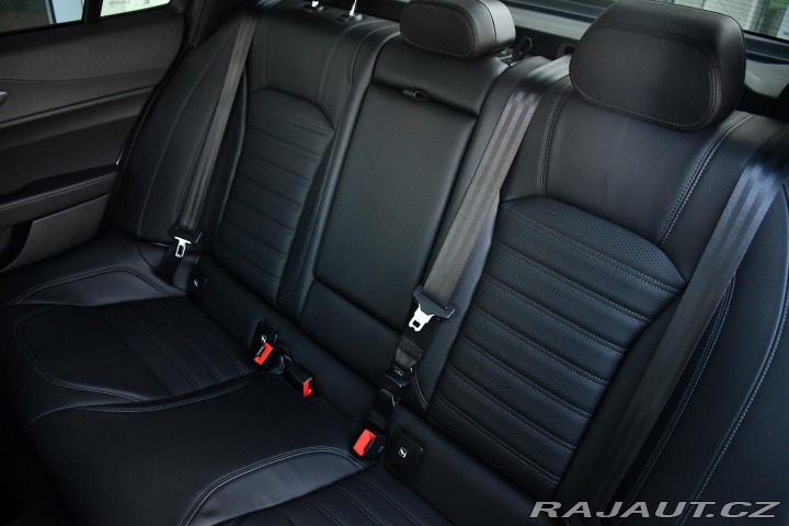 Alfa Romeo Giulia 2,0T 16V 206kW AT8-Q4 Vel 2024