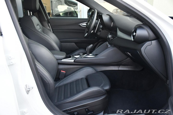 Alfa Romeo Giulia 2,0T 16V 206kW REZERVACE 2024