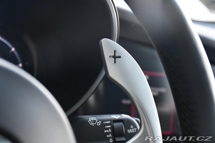 Alfa Romeo Giulia 2,0T 16V 206kW AT8-Q4 ZAD 2024