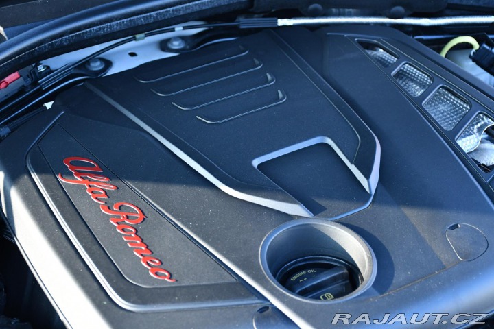 Alfa Romeo Giulia 2,0T 16V 206kW REZERVACE 2024