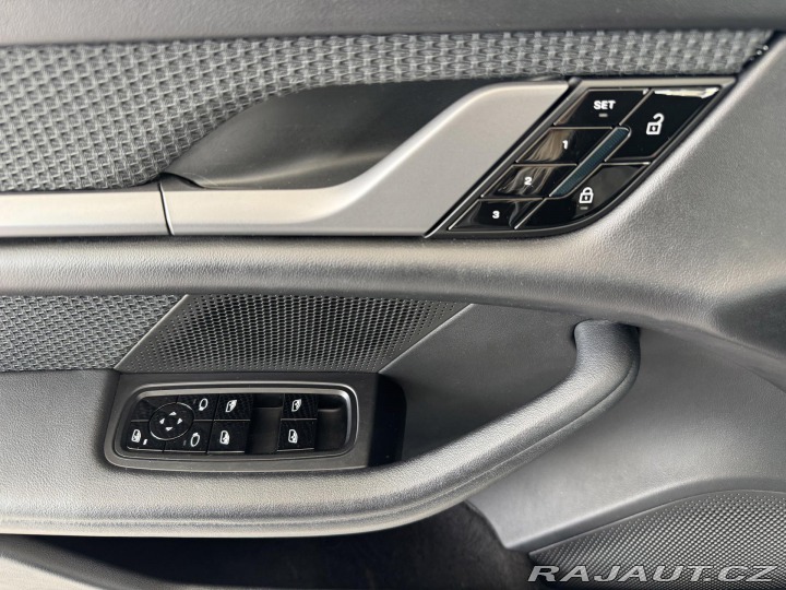 Porsche Taycan 4S Performance*REZERVACE! 2020