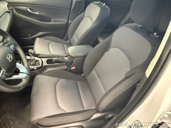 Hyundai i30 1,5 TGDI SMART CLIMA 3390 2025