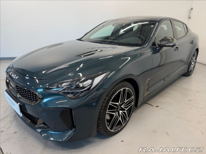 Kia Stinger 3,3 GT V6 269KW 2022