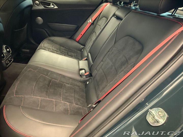 Kia Stinger 3,3 GT V6 269KW 2022