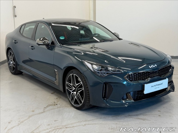 Kia Stinger 3,3 GT V6 269KW 2022
