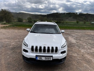 Jeep Cherokee 2,0   183 557km, + letní