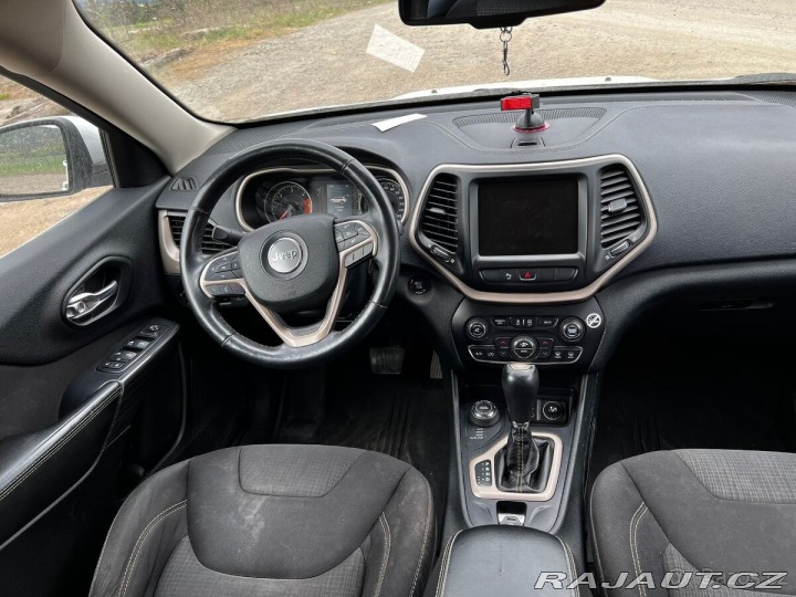 Jeep Cherokee 2,0   183 557km, + letní 2015