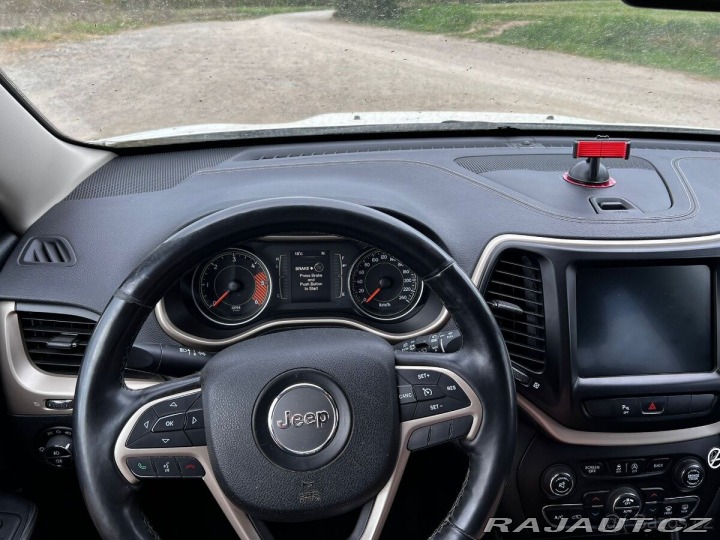 Jeep Cherokee 2,0   183 557km, + letní 2015