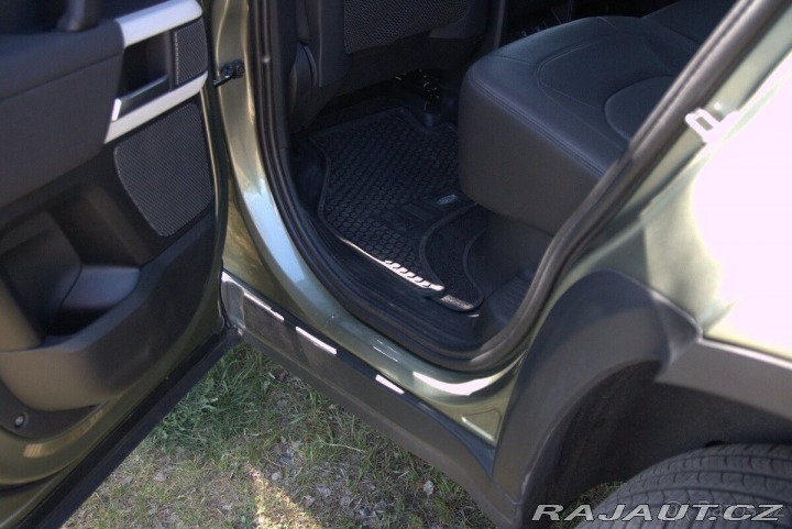 Land Rover Defender 3,0   110 1800