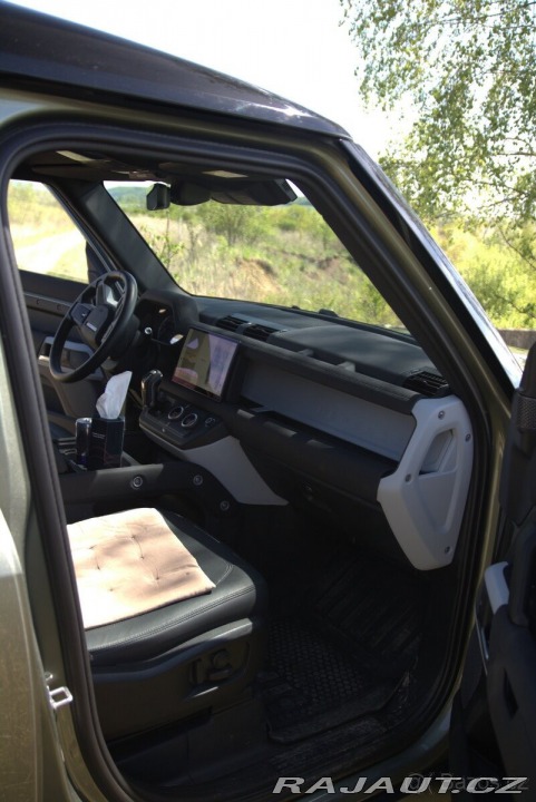 Land Rover Defender 3,0   110 1800