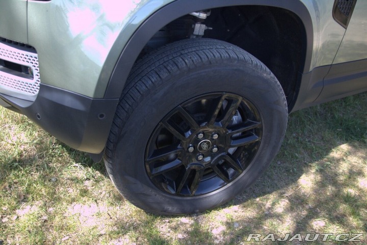 Land Rover Defender 3,0   110 1800