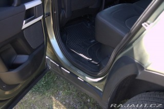 Land Rover Defender 3,0   110 1800