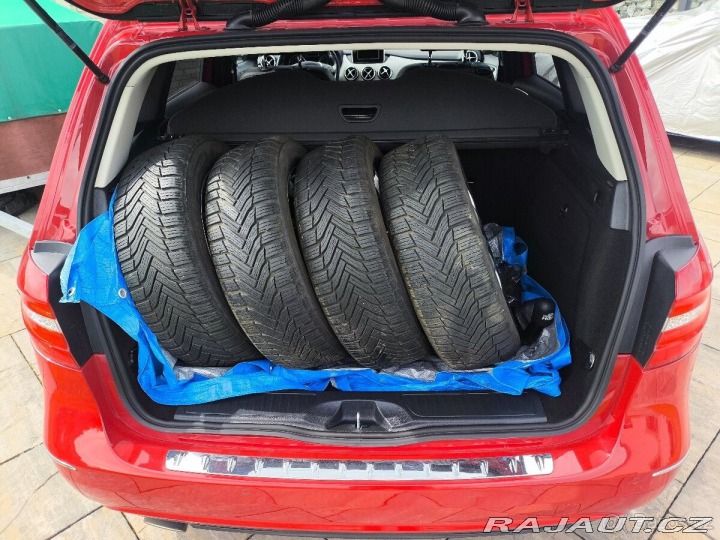 Mercedes-Benz Ostatní modely 1,6   W246 90kW benzín ma 1800