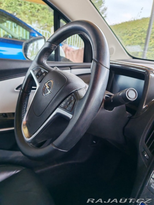 Opel Ostatní modely Ampera 1,4 Plug-Hybrid 2013