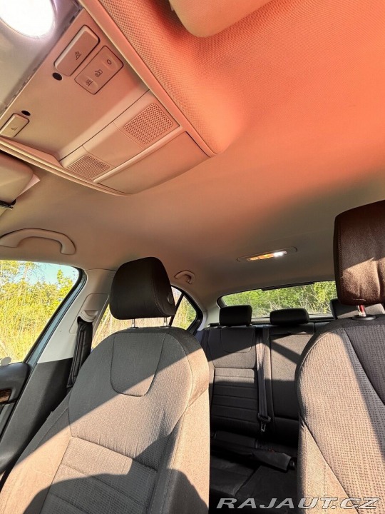 Škoda Octavia 1,6 Super stav 2015