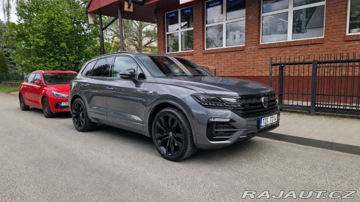 Volkswagen Touareg 3,0 12/2021 86 tis. km 2021