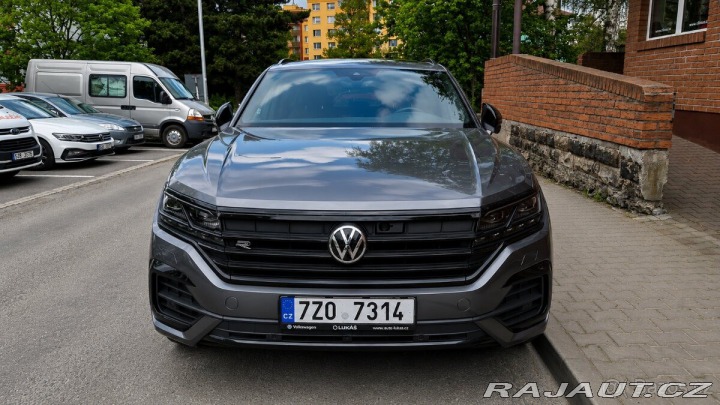 Volkswagen Touareg 3,0 12/2021 86 tis. km 2021