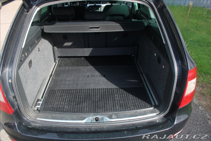 Škoda Superb 2,0 TDi 125kW DSG Combi 1800