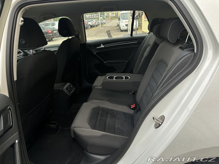 Volkswagen Golf 2.0TDI DSG/110kW/1MAJ/Tem 2015
