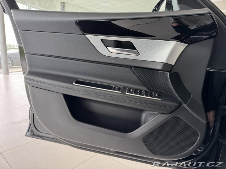 Jaguar XF 20d AUT*132kW*Kam*REZERVA 2016