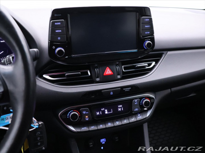 Hyundai i30 1,5 T-GDI 117kW Smart DPH 2022