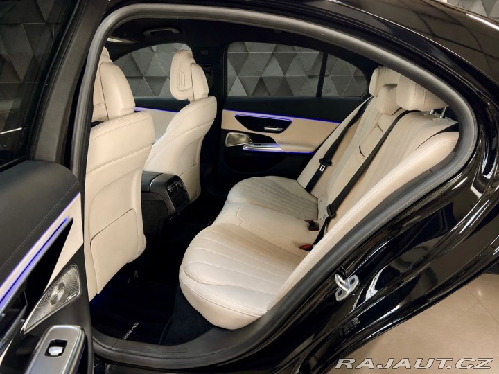 Mercedes-Benz E 220d 4M AMG, VZDUCH, EL. 2024