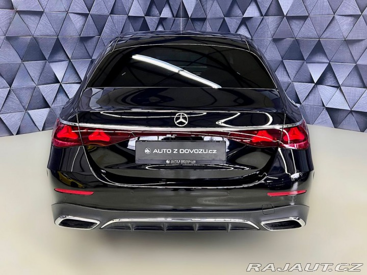 Mercedes-Benz E 220d 4M AMG, VZDUCH, EL. 2024