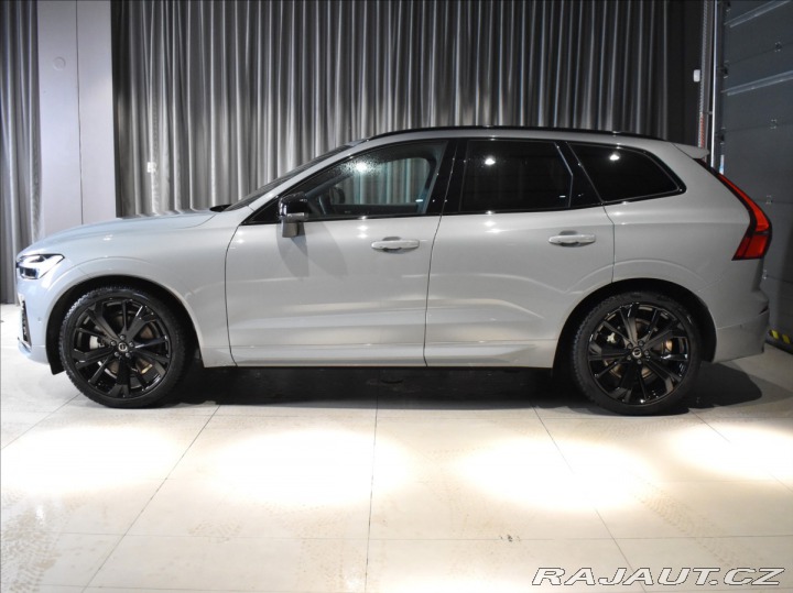 Volvo XC60 2,0 B5 AWD Ultra B&W, 2025