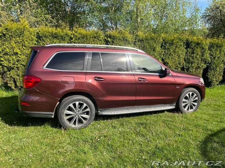 Mercedes-Benz GL 4,7 V8 4Matic nový mode 2012